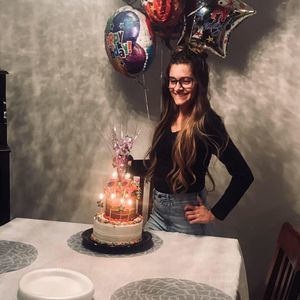 Meet your Posher, Raquel